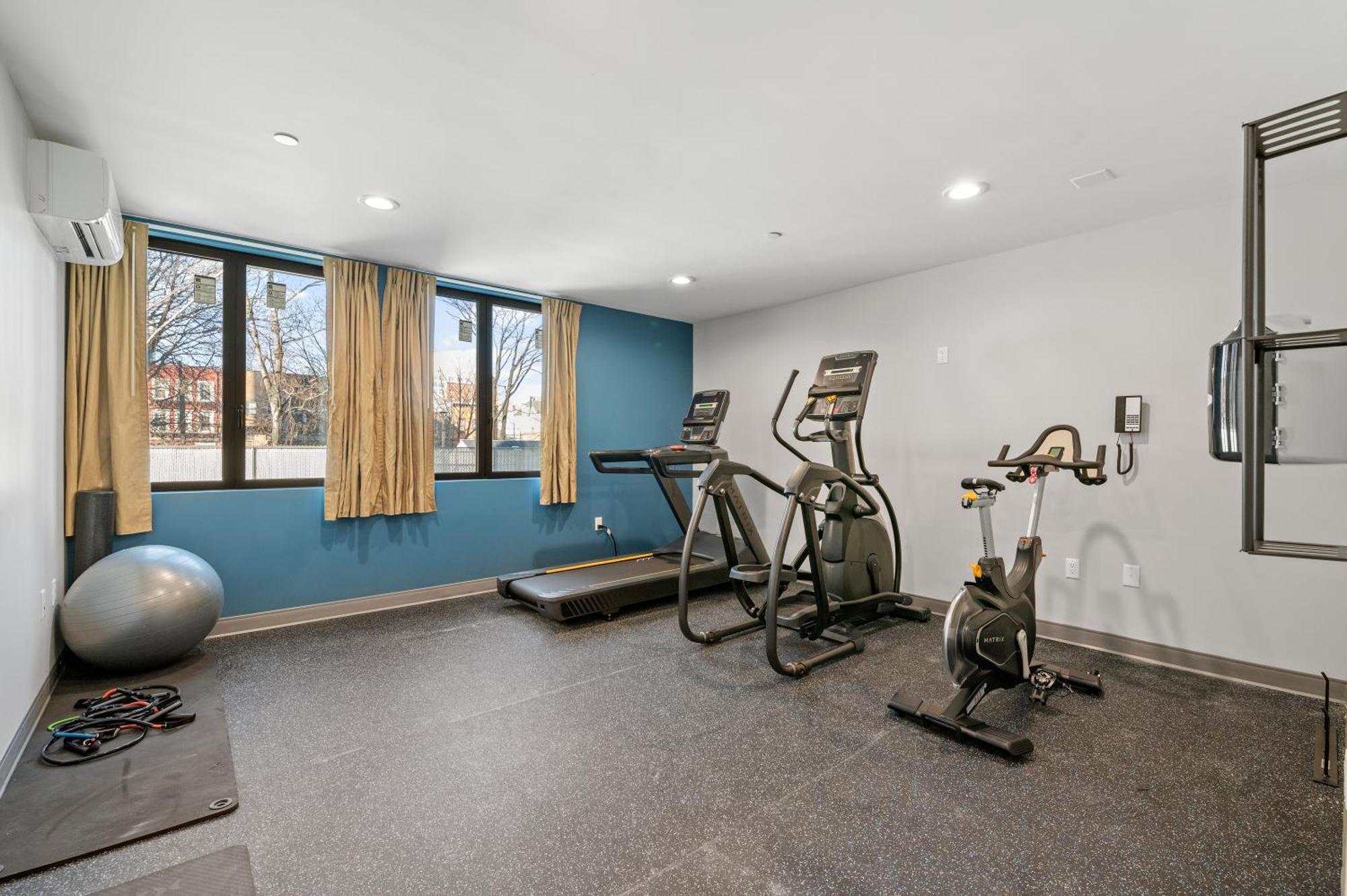 Holiday Inn Express & Suites New York Eksteriør billede