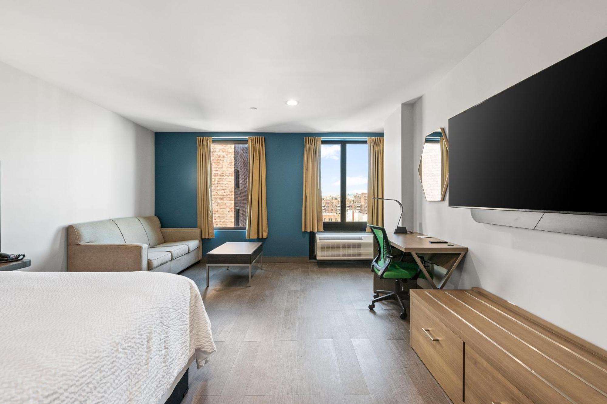 Holiday Inn Express & Suites New York Eksteriør billede