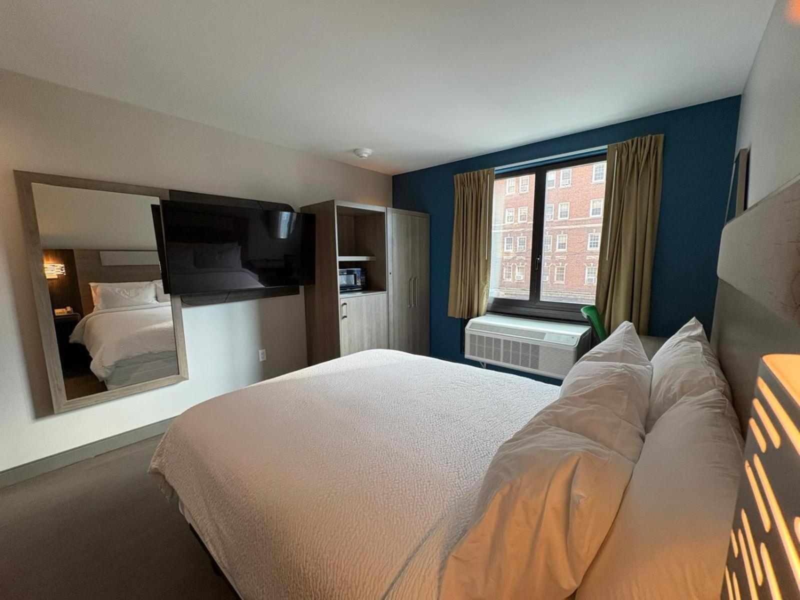 Holiday Inn Express & Suites New York Eksteriør billede